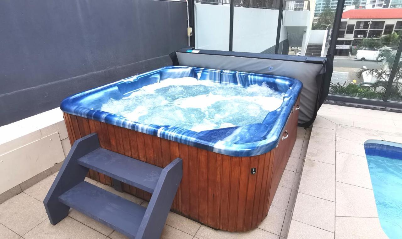 Beachside Apartment In The Heart Of Surfers Paradise - Free Parking Gold Coast Esterno foto