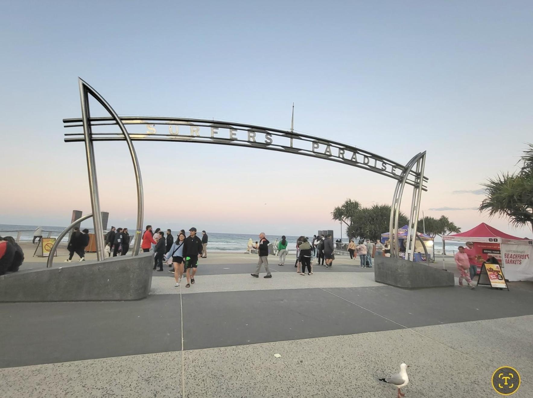 Beachside Apartment In The Heart Of Surfers Paradise - Free Parking Gold Coast Esterno foto