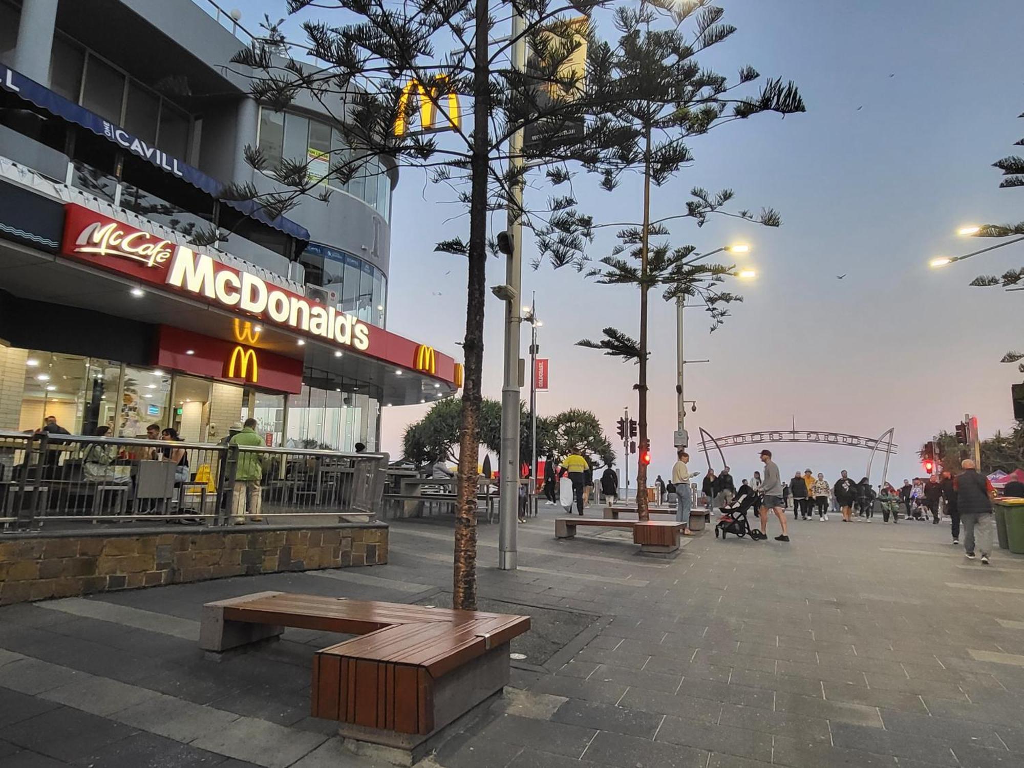 Beachside Apartment In The Heart Of Surfers Paradise - Free Parking Gold Coast Esterno foto
